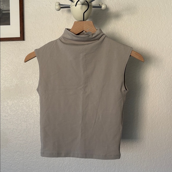 Madewell funnel neck cropped muscle tee - Picture 3 of 4